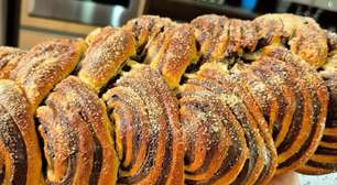 Rosca caseira muito bonita, fofinha e gostosa, um pão trançado perfeito para acompanhar o seu café