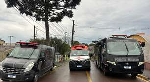 Homem invade escola, mantém 13 crianças reféns e é morto pela polícia em Curitiba
