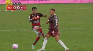 PC Oliveira vê erro e diz que Pulgar deveria ter sido expulso no Fla-Flu