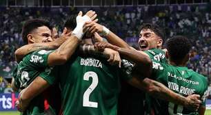 Palmeiras dá show, goleia o Corinthians e segue na caça ao líder