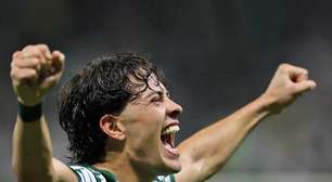 Giay celebra goleada no Dérbi, mas já pensa na Libertadores: "Focados"