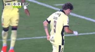 Colidio deixa campo com dores na coxa e acende alerta no Vasco