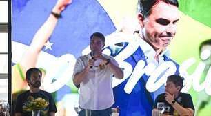Em encontro com prefeitos de SP, Flávio Bolsonaro pede mobilização e diz que aliados 'não podem baixar a guarda'