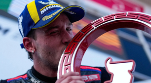 MotoGP: Bezzecchi celebra vitória histórica na Indonésia e promete seguir lutando pelo título