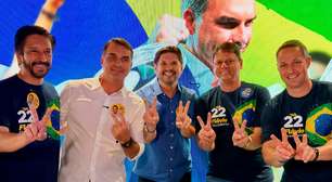 Flávio Bolsonaro se reúne com prefeitos e aliados em encontro organizado por Ricardo Nunes em SP