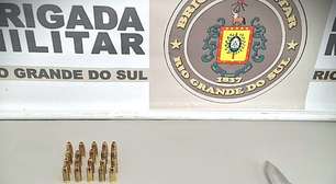 Homem é preso com pistola após ameaçar a família em bairro nobre de Porto Alegre