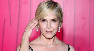 Selma Blair é presa após 'emergência médica' resultar em agressão física durante voo