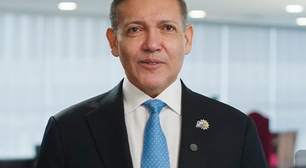 Nunes Marques proíbe distribuição de jornal 'Petróleo dos Brasileiros' a pedido de Flávio Bolsonaro
