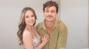 Larissa Manoela usa look floral de R$ 319 na estreia VIP da peça 'Descalços no Parque'
