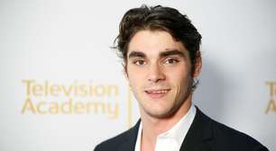'Vou sentir sua falta, filho': a mensagem de Bryan Cranston após a morte de RJ Mitte, de 'Breaking Bad'
