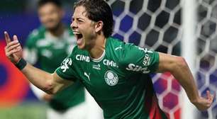 Giay vence desconfiança e se firma como peça-chave do Palmeiras