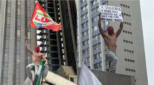 Quem é o muso que chamou a atenção de calça de moletom em ato pró-Lula na Paulista