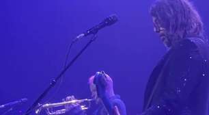 Sensacional: Flea toca "Everlong" no trompete ao lado de Dave Grohl