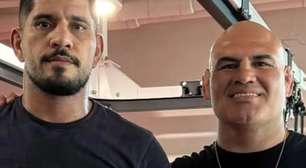 VÍDEO: Alex Poatan tieta lendário Cain Velasquez e recebe aula grátis no UFC