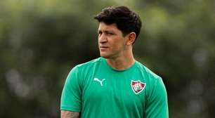 Cano treina com o grupo e fica perto de voltar ao Fluminense