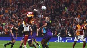 Barcelona goleia o Galatasaray e se mantém 100% na Champions