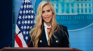 Nova porta-voz da Casa Branca comete gafe em coletiva e chama Trump de 'marido'