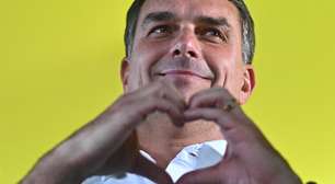 Flávio Bolsonaro aparece com 46% contra 44% de Lula, aponta Quaest