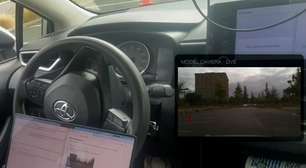 Três engenheiros conectaram ChatGPT, Claude e Grok a um Toyota Corolla para testar se eles conseguiam dirigir: apenas uma IA conseguiu completar o circuito