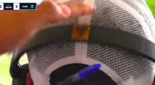 Vídeo: locutor leva tapa na cabeça por atrapalhar transmissão de jogo