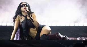 Charli XCX recebe Tinashe no ACL Festival; confira!