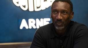 Ex-Chelsea avalia ida ao Corinthians com Seedorf: "Vou pensar"