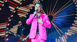 Robbie Williams mistura elegância e bom humor em show delicioso em SP