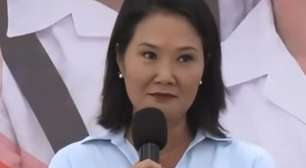 Keiko Fujimori, presidente do Peru, proíbe maquiagem e unhas pintadas em colégios