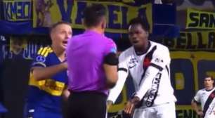 Andrés Gómez é expulso após empurrar juiz em duelo contra o Boca Juniors