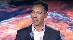 César Tralli aparece em evento da Globo e é esculachado: 'Grande decepção'