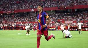 Raphinha volta a treinar com o Barcelona e fica perto de retorno