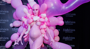 Baile de Halloween da Sephora: Sabrina Sato com fantasia de balões e Iza de Anúbis