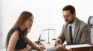 O que o cliente avalia antes de contratar um advogado?