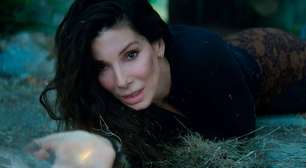 Iogurte grego, colágeno e salada mista com frango desfiado: o cardápio rico em proteínas que Sandra Bullock, aos 62 anos, usa para combater a perda de massa magra ao envelhecer