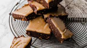 Fudge de Chocolate com Caramelo Salgado: Receita Fácil e Irresistível