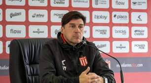 Técnico do Estudiantes também reclama de faltas feitas pelo Flamengo