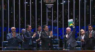 Em 'data histórica', Congresso promulga fim da escala 6x1 em sessão com Lula
