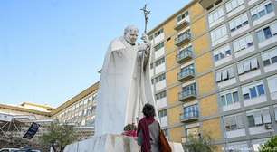 Papa Leão 14 recebe alta do hospital, podendo voltar ao Vaticano