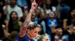 Thaisa busca hoje a marca de 1500 bloqueios na Superliga