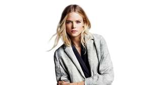 Gabriella Wilde, de "Doctor Who", revela atuação como "doula da morte" e explica a função