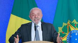 Com Ricupero e Reale, intelectuais e ex-ministros entregam manifesto de apoio a Lula