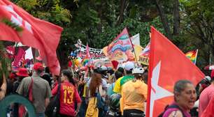 Apoiadores de Lula se reúnem em ato no Largo da Batata, em São Paulo