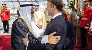 Em meio à crise na França, Macron busca apoio de países do Golfo para baixar preço dos combustíveis