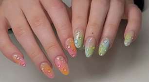 Unhas com efeito molhado são tendência: 5 inspirações para a sua próxima manicure