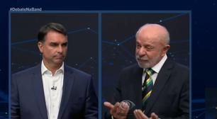 Flávio Bolsonaro repete estratégia de Trump durante debate com Lula