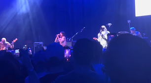 Red Hot Chili Peppers resgata raridades da era Hillel Slovak em show beneficente nos EUA