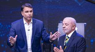 Flávio Bolsonaro ironiza e diz que 'Lula tem Bolsonaro dentro dele' por vacina da covid-19; petista foi vacinado por Coronavac