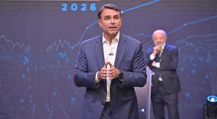 Flávio Bolsonaro nega que acabará com Bolsa Família e diz qual é a sua proposta para o programa social