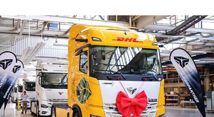 A DHL da Alemanha começou a operar o caminhão elétrico chinês eTopas 600, montado na Áustria, com parâmetros semelhantes aos do Mercedes eActros 600