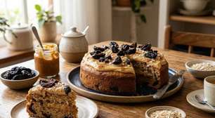 Bolo de ameixa com doce de leite: fofinho, úmido e fácil de fazer